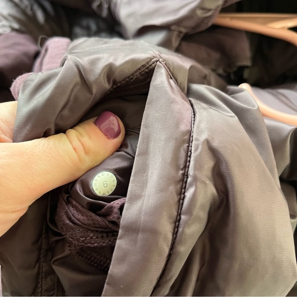 Lululemon Athletica Women's 6 Down Quarter-zip Jacket. - Picture 7 of 7